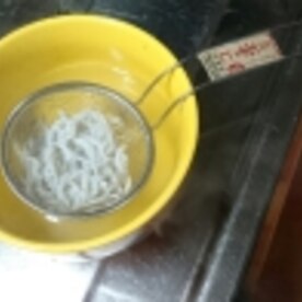 離乳食初期 しらす裏ごし レシピ 作り方 By ともみ07 楽天レシピ 離乳食初期 しらす裏ごし レシピ 作り方 By ともみ07 楽天レシピ